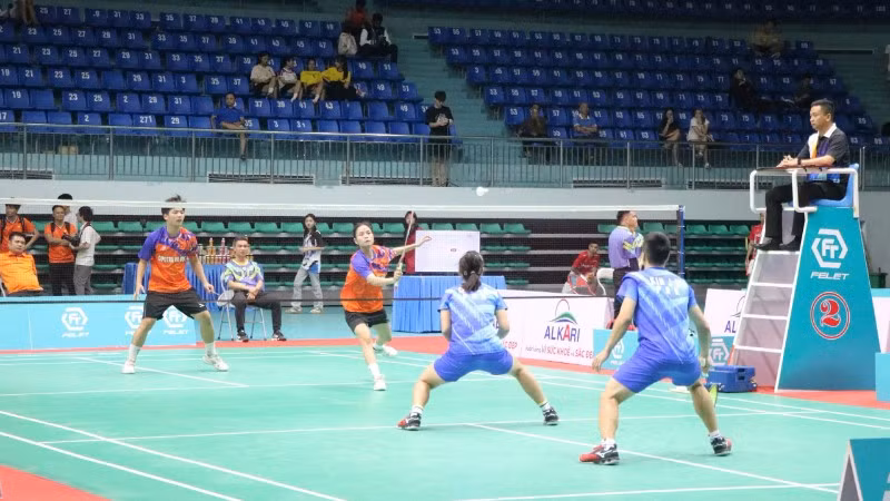 Các vận động viên thi đấu vòng loại tại giải.