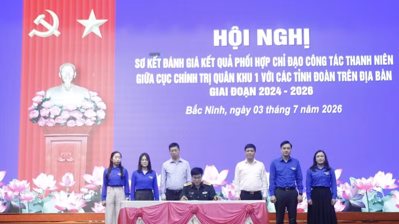 Cục Chính trị và 4 Tỉnh đoàn trên địa bàn Quân khu ký kết Quy chế phối hợp giai đoạn mới.