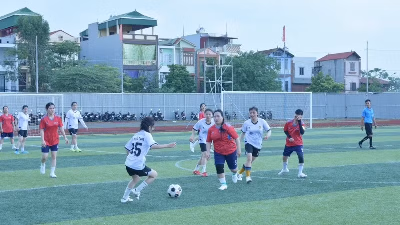 cong-nhan-da-bong-365.jpg