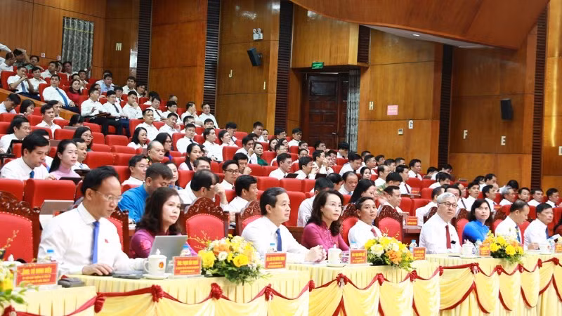 cac-dai-bieu-du-ky-hop-thu-6-hdnd-tinh-6754.jpg