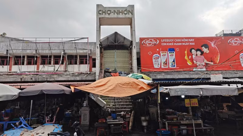 Chợ Nhớn tại phường Kinh Bắc, tỉnh Bắc Ninh buộc phải tạm dừng hoạt động do không bảo đảm an toàn phòng cháy chữa cháy từ tháng 7/2022.