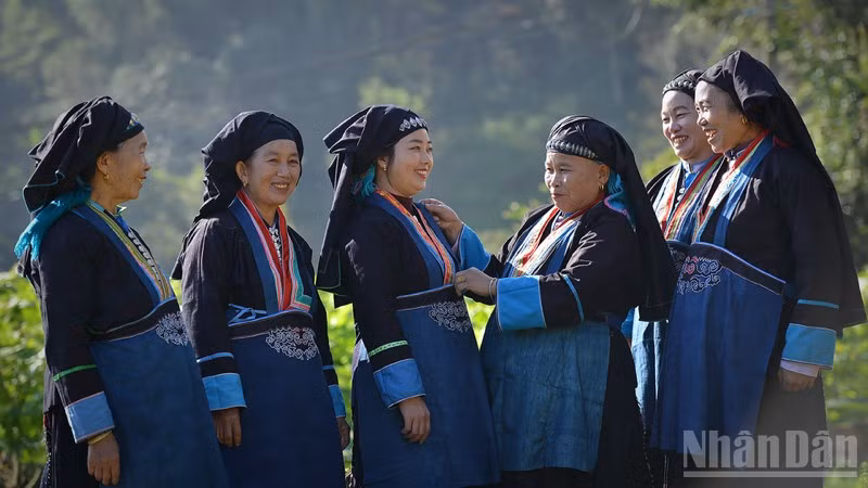 Sắc màu văn hóa các dân tộc Việt Nam. 