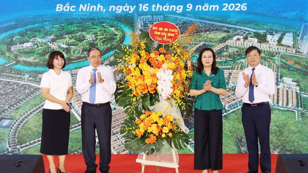 lanh-dao-tinh-tang-hoa-tap-doan-vin-9464.jpg