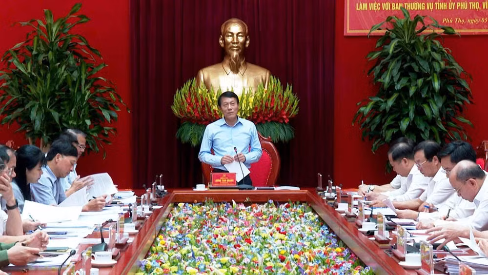 Bộ trưởng Lương Tam Quang phát biểu ý kiến tại buổi làm việc với lãnh đạo ba tỉnh Phú Thọ, Vĩnh Phúc và Hòa Bình.
