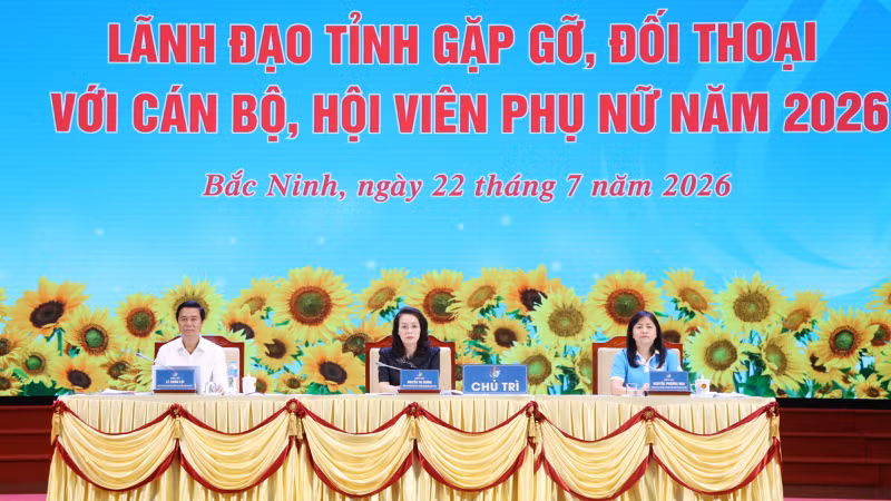 Các đồng chí chủ trì hội nghị.
