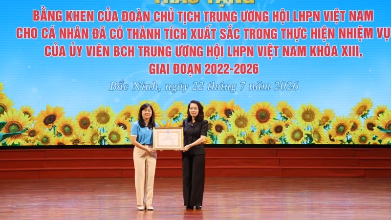 tang-bang-khen-trung-uong-1-3054.jpg