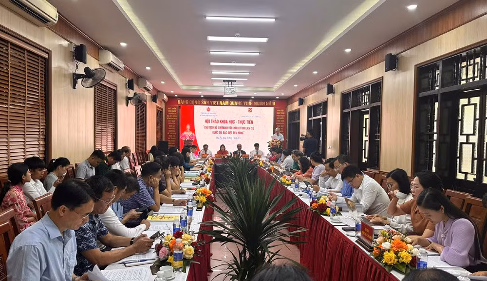 Toàn cảnh buổi Hội thảo do Sở Văn hóa, Thể thao và Du lịch tỉnh phú Thọ phối hợp với Hội Di sản Văn hóa Việt Nam tổ chức.