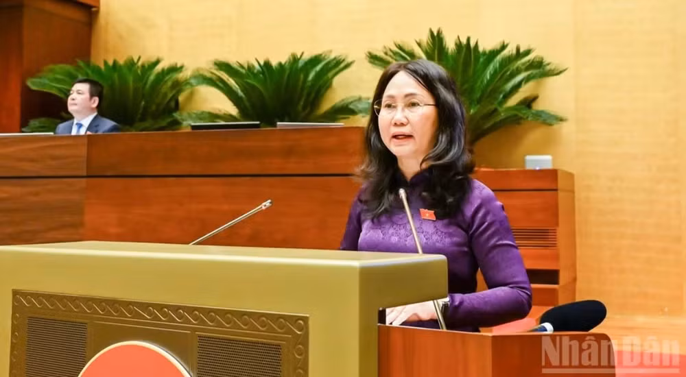 Bộ trưởng Văn hóa, Thể thao và Du lịch Lâm Thị Phương Thanh tại phiên họp. (Ảnh: Duy Linh)