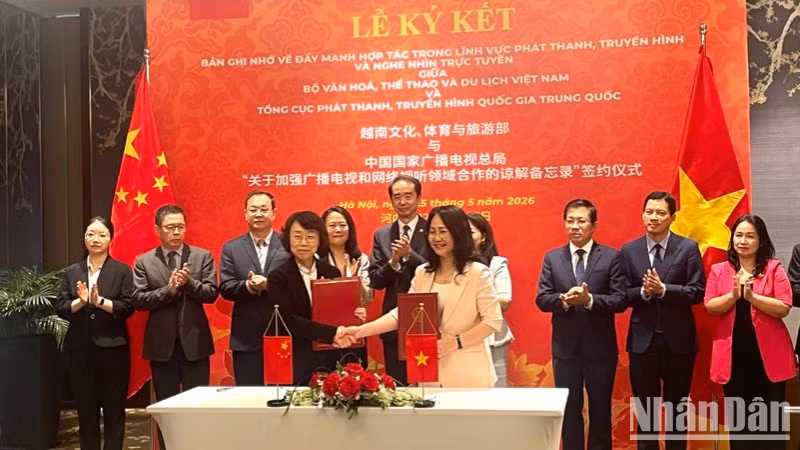 Lễ ký kết bản ghi nhớ về đẩy mạnh hợp tác trong lĩnh vực phát thanh, truyền hình giữa Việt Nam-Trung Quốc. 