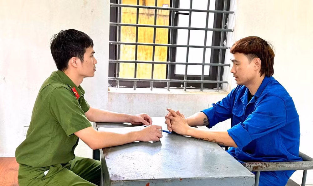 Đối tượng cầm đầu Đỗ Đông Hưng tại cơ quan điều tra.