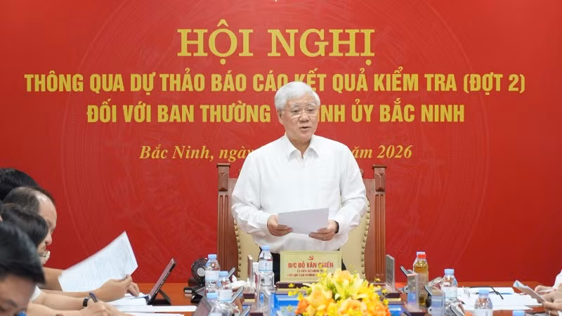 Đồng chí Đỗ Văn Chiến, Ủy viên Bộ Chính trị, Phó Chủ tịch Thường trực Quốc hội, Trưởng Đoàn kiểm tra, giám sát số 14 của Bộ Chính trị, Ban Bí thư chủ trì buổi làm việc tại Bắc Ninh.