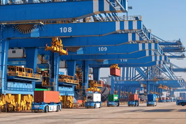 Cảng hàng hóa Thanh Đảo, tỉnh Sơn Đông, Trung Quốc. (Ảnh: Tân Hoa xã)