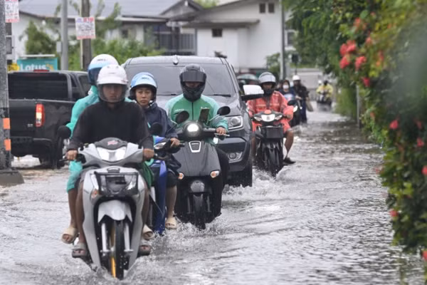 Ngập sâu tại thủ đô Bangkok, Thái Lan do mưa lớn ngày 26/9/2026. (Ảnh: Tân Hoa xã)
