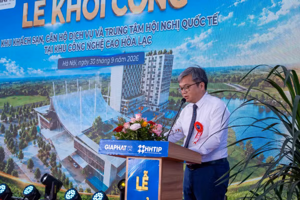Phó Chủ tịch Ủy ban nhân dân thành phố Hà Nội Trương Việt Dũng phát biểu tại Lễ khởi công dự án. (Ảnh: Hà Linh)