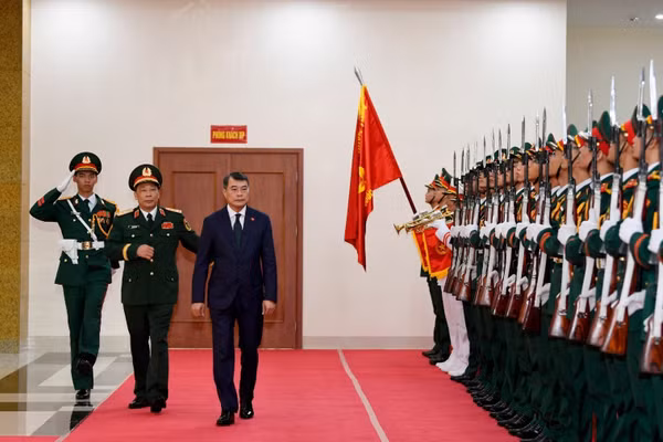 Thủ tướng Chính phủ Lê Minh Hưng tới dự Lễ khai giảng các khóa năm học 2026-2027 của Học viện Quốc phòng. (Ảnh: Tuấn Huy/Báo Quân đội nhân dân)