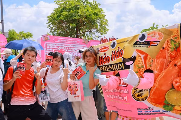 Tại Lễ hội Hảo vinh danh, người tham gia sẽ có cơ hội đổi được nhiều phần quà độc quyền từ Hảo Hảo tại sự kiện. (Ảnh: Acecook)