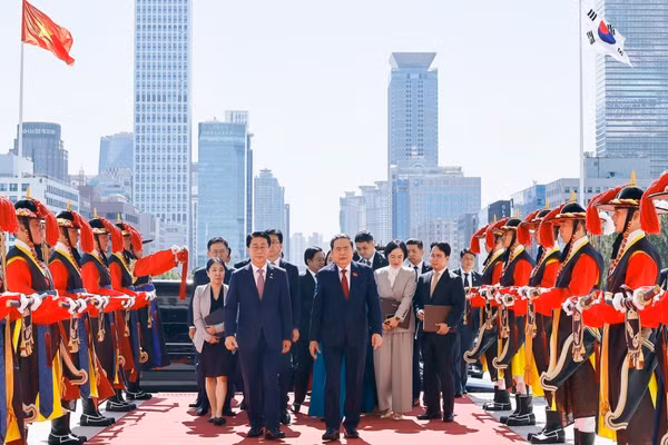 Lễ đón Chủ tịch Quốc hội Trần Thanh Mẫn thăm chính thức Hàn Quốc được tổ chức trọng thể tại Trụ sở Quốc hội Hàn Quốc ở thủ đô Seoul. (Ảnh: Doãn Tấn/TTXVN)