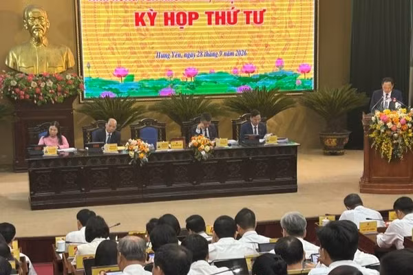 Hội đồng nhân dân tỉnh Hưng Yên thông qua nhiều nghị quyết quan trọng. (Ảnh: Phạm Hà)