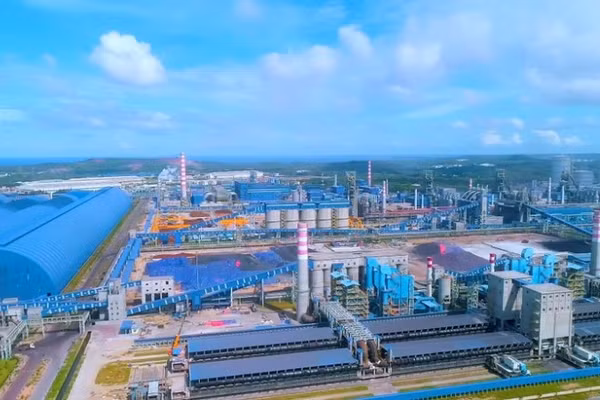 Khu liên hợp sản xuất gang thép Hòa Phát Dung Quất đóng vai trò trụ cột trong tăng trưởng kinh tế của tỉnh Quảng Ngãi.