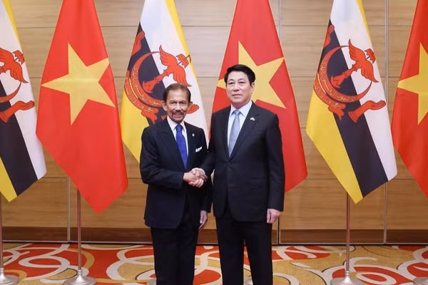 Chủ tịch nước Lương Cường đón Quốc vương Brunei Darussalam Haji Hassanal Bolkiah dự tiệc chiêu đãi. (Ảnh: Lâm Khánh/TTXVN)