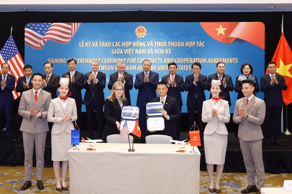 Dưới sự chứng kiến của Tổng Bí thư Tô Lâm và đoàn đại biểu cấp cao đến Hoa Kỳ, hãng hàng không Sun PhuQuoc Airways đã ký hợp đồng mua 40 tàu bay thân rộng Boeing 787-9 Dreamliner, tổng giá trị ước tính khoảng 22,5 tỷ USD.