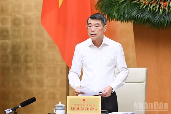 Thủ tướng Chính phủ Lê Minh Hưng phát biểu ý kiến kết luận phiên họp. (Ảnh: TRẦN HẢI)
