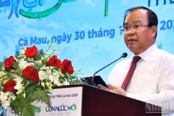 Đồng chí Nguyễn Minh Luân, Thường vụ Tỉnh ủy, Phó Chủ tịch Ủy ban nhân dân tỉnh Cà Mau phát biểu khai mạc Ngày hội Khởi nghiệp, đổi mới sáng tạo và ứng dụng công nghệ năm 2026. (Ảnh: PV)