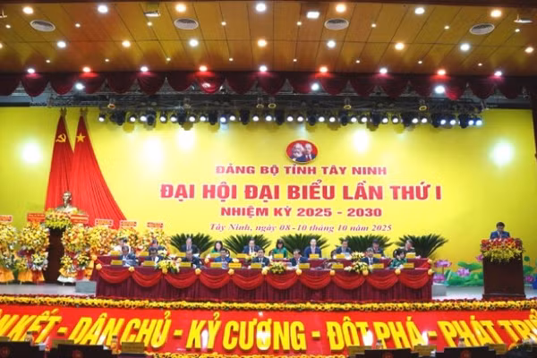 Khai mạc Đại hội đại biểu Đảng bộ tỉnh Tây Ninh lần thứ I, nhiệm kỳ 2025-2030 với chủ đề: “Đoàn kết-Dân chủ-Kỷ cương-Đột phá-Phát triển”.