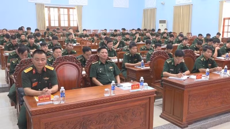 Đại biểu tham dự lớp tập huấn kỹ năng ứng phó tác nhân phóng xạ, hóa học.
