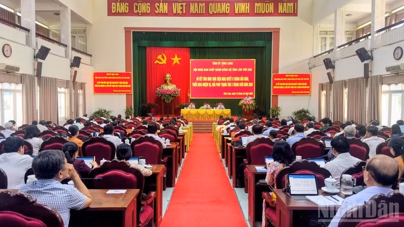 Tỉnh ủy Vĩnh Long tổ chức hội nghị sơ kết tình hình thực hiện Nghị quyết 9 tháng đầu năm. (Ảnh: HOÀNG TRUNG)