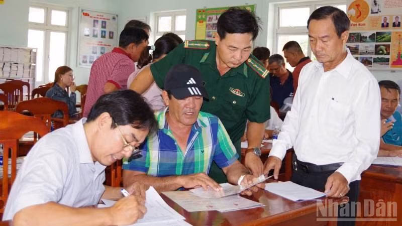 Ngư dân được hỗ trợ đăng ký cấp giấy phép sử dụng tần số và thiết bị vô tuyến điện.