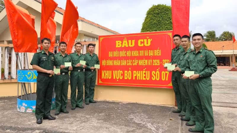 Bộ đội Biên phòng tỉnh Vĩnh Long tích cực tham gia giữ vững an ninh trật tự khu vực biên giới biển trước, trong và sau bầu cử.