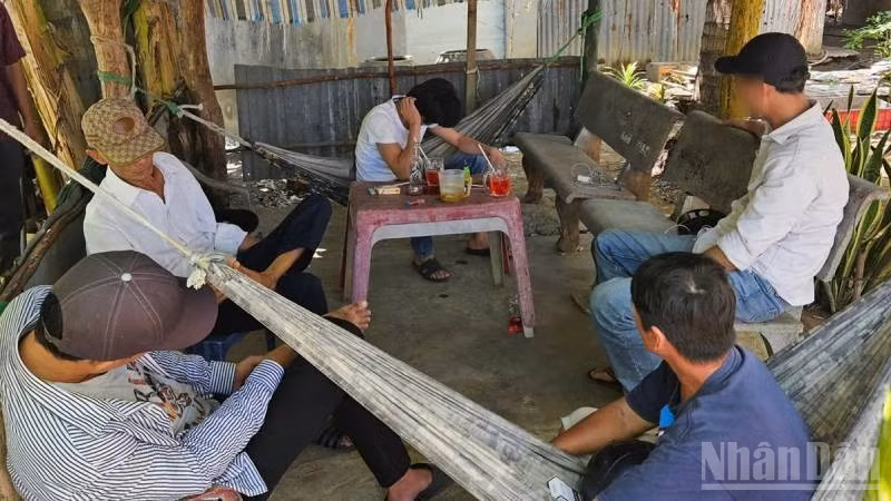 ndo_br_cong-an-xa-thanh-phu-triet-xoa-mot-tu-diem-su-dung-trai-phep-chat-ma-tuy.jpg