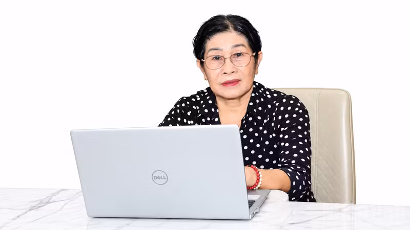 Bà Quảng Thị Xuân Hòa nhiệt huyết với công tác hội dù tuổi đã cao. (Ảnh: HOÀNG VŨ)
