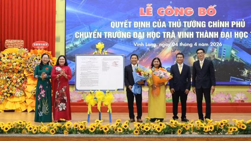  Trao quyết định của Thủ tướng Chính phủ chuyển Trường đại học Trà Vinh thành Đại học Trà Vinh.