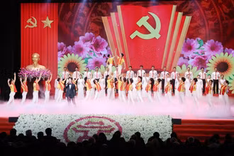 "Lễ công bố Nghị quyết của Quốc hội về sáp nhập tỉnh, thành phố cùng các quyết định của Trung ương Đảng thành lập đảng bộ tỉnh và nhân sự lãnh đạo địa phương" tại Hà Nội.