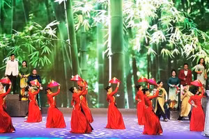Đưa bản sắc vào "kể chuyện" trong nghệ thuật biểu diễn là một hướng đi của công nghiệp văn hóa. (Ảnh: QUANG HƯNG)