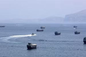 Eo biển Hormuz gần Khasab - một thị trấn nhỏ ở miền bắc Oman. (Ảnh: Tân Hoa xã)