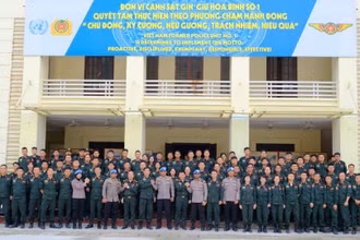 Chuyên gia huấn luyện cảnh sát gìn giữ hoà bình của Cảnh sát quốc gia Indonesia đến huấn luyện cho Đơn vị Cảnh sát gìn giữ hoà bình số 1. (Ảnh: VNFPU1)