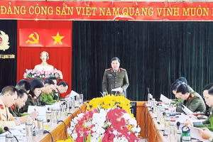 Thiếu tướng Nguyễn Tiến Trung, Giám đốc Công an tỉnh Lạng Sơn chỉ đạo công tác giữ gìn an ninh trật tự ở cơ sở.
