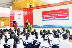 Công an xã Sơn Lương, tỉnh Phú Thọ phối hợp Trường trung học phổ thông Sơn Lương tổ chức buổi ngoại khóa chuyên đề tuyên truyền về an ninh mạng. (Ảnh: Công an tỉnh Phú Thọ)