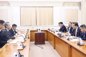 Toàn cảnh buổi làm việc.
