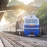 Tàu liên vận MR2 tại ga Gia Lâm (Hà Nội). (Ảnh: VRN)