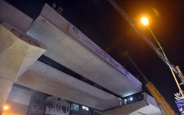 Lắp đặt thành công dầm cuối cùng trên tuyến đường sắt Nhổn - Ga Hà Nội ảnh 8
