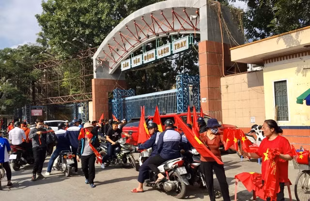 Cả nước vỡ oà niềm vui khi U23 Việt Nam vào chung kết ảnh 32 Cả nước vỡ oà niềm vui khi U23 Việt Nam vào chung kết ảnh 32