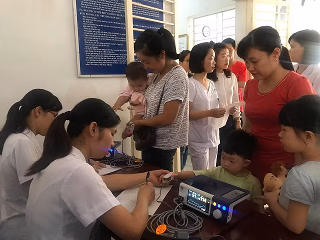Khám sàng lọc tim bẩm sinh cho 1.300 trẻ em tại Cao Bằng ảnh 4 Khám sàng lọc tim bẩm sinh cho 1.300 trẻ em tại Cao Bằng ảnh 4
