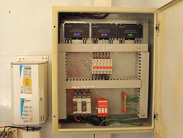 Cận cảnh máy lọc nước biển thành nước ngọt ở Trường Sa ảnh 3 Cận cảnh máy lọc nước biển thành nước ngọt ở Trường Sa ảnh 3