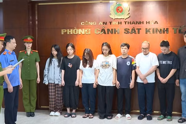 Cơ quan Cảnh sát điều tra thi hành quyết định khởi tố các bị can.