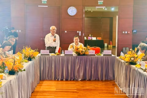 Các nhà khoa học thảo luận về Hồ sơ đề nghị UNESCO cùng kỷ niệm 850 năm ngày mất danh nhân Tô Hiến Thành (1179-2029). (Ảnh: HL)