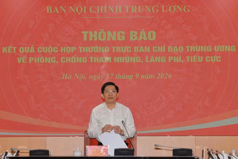 Đồng chí Đặng Văn Dũng chủ trì họp báo. (Ảnh: ĐẶNG PHƯỚC)